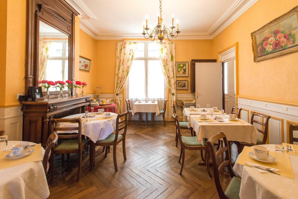 Hotel Rabelais ตูร์ ภายนอก รูปภาพ