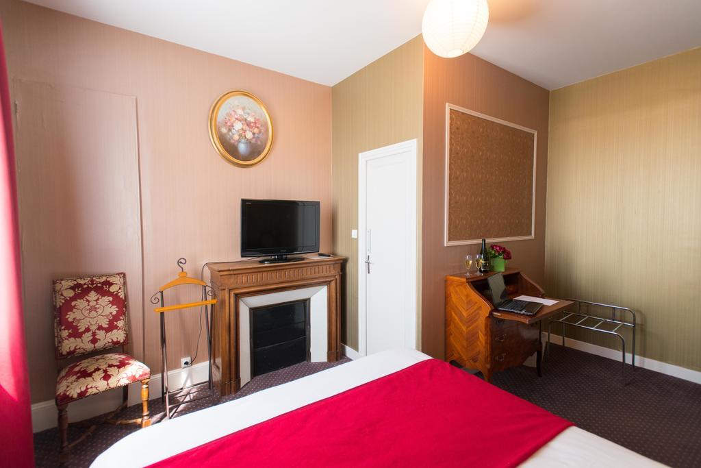 Hotel Rabelais ตูร์ ภายนอก รูปภาพ