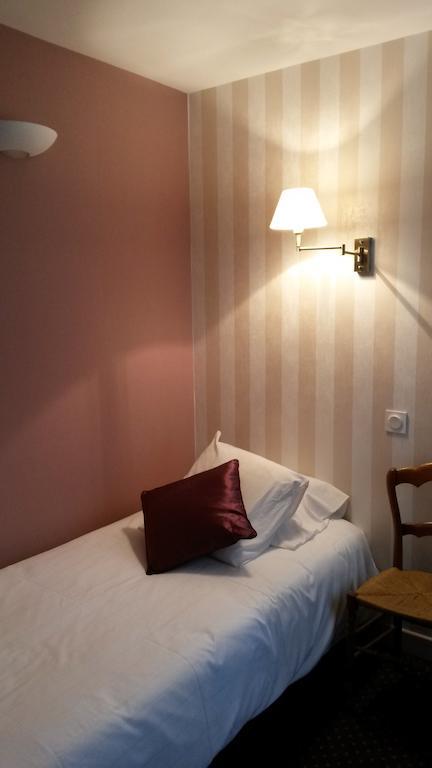 Hotel Rabelais ตูร์ ภายนอก รูปภาพ