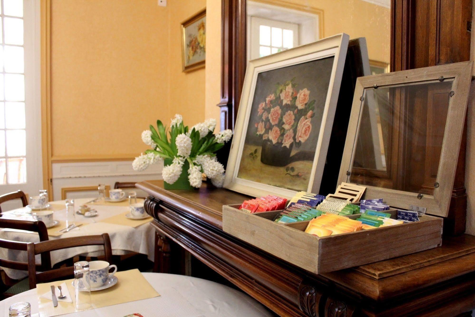 Hotel Rabelais ตูร์ ภายนอก รูปภาพ